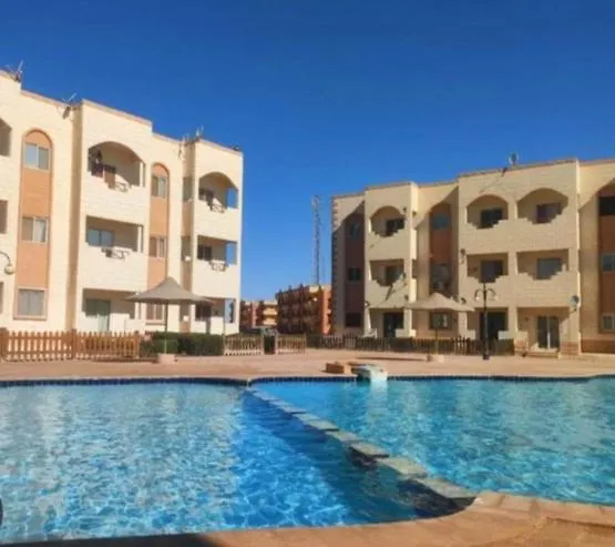 قرية بلولاجون راس سدر نسمة صيف للايجار For Families Only Alpesi faház *